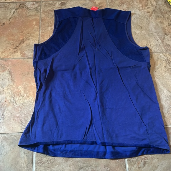 Nike top - Picture 7 of 7